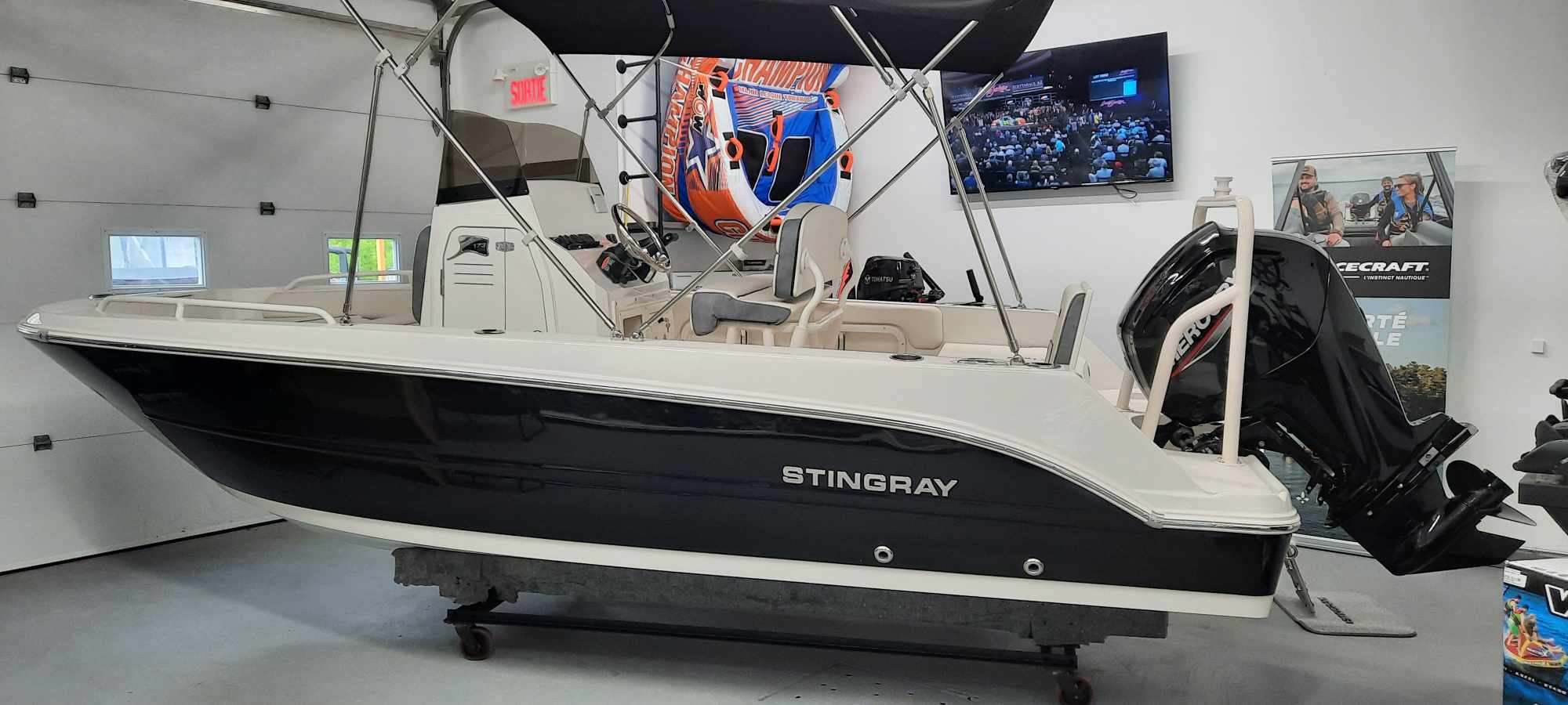 Liquidation d’inventaire Stingray / 173 CC Console Centrale Neuf 2024