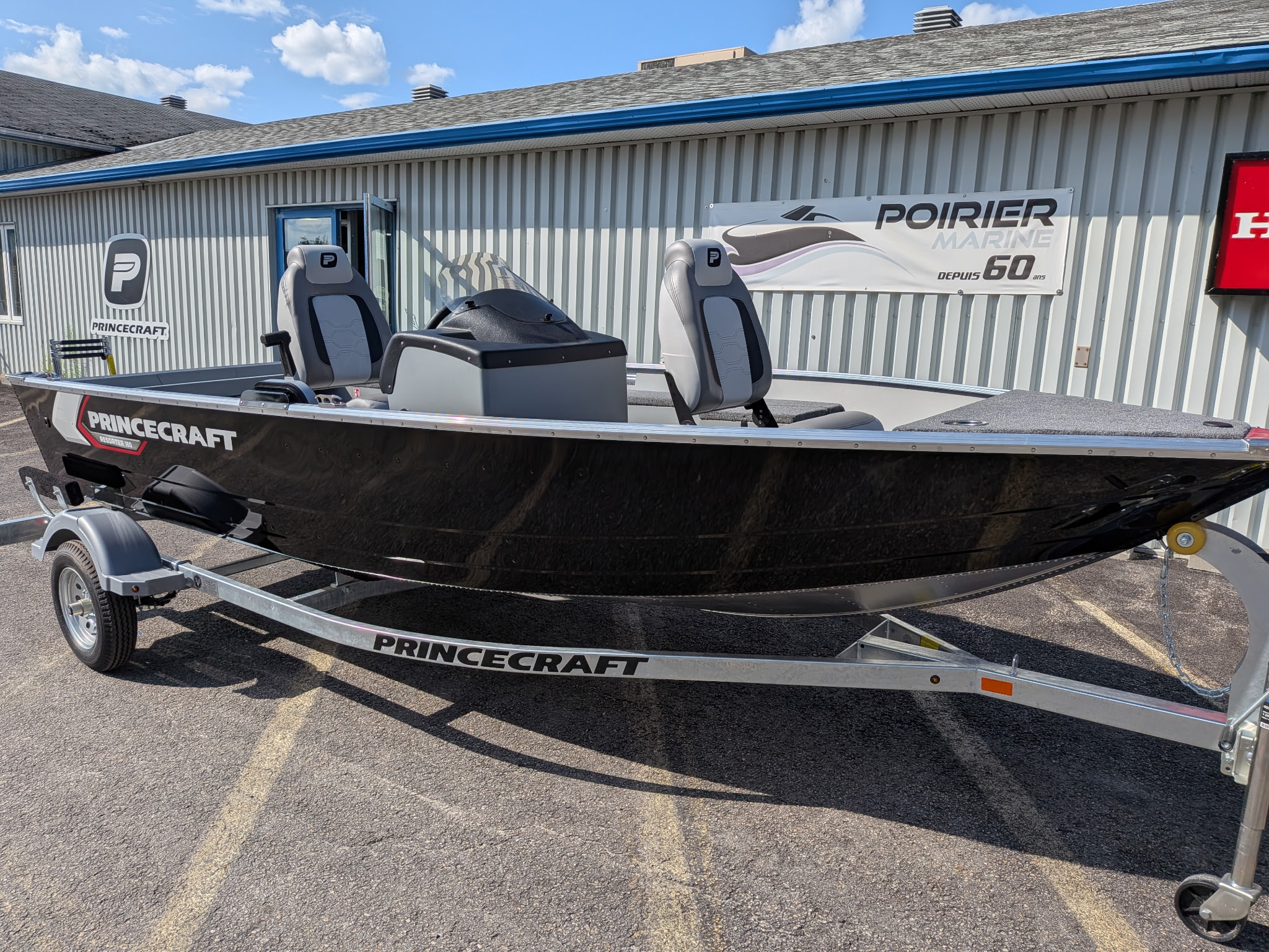 2026 Resorter 160SC, 40 elhpt,  (Stock 29884)